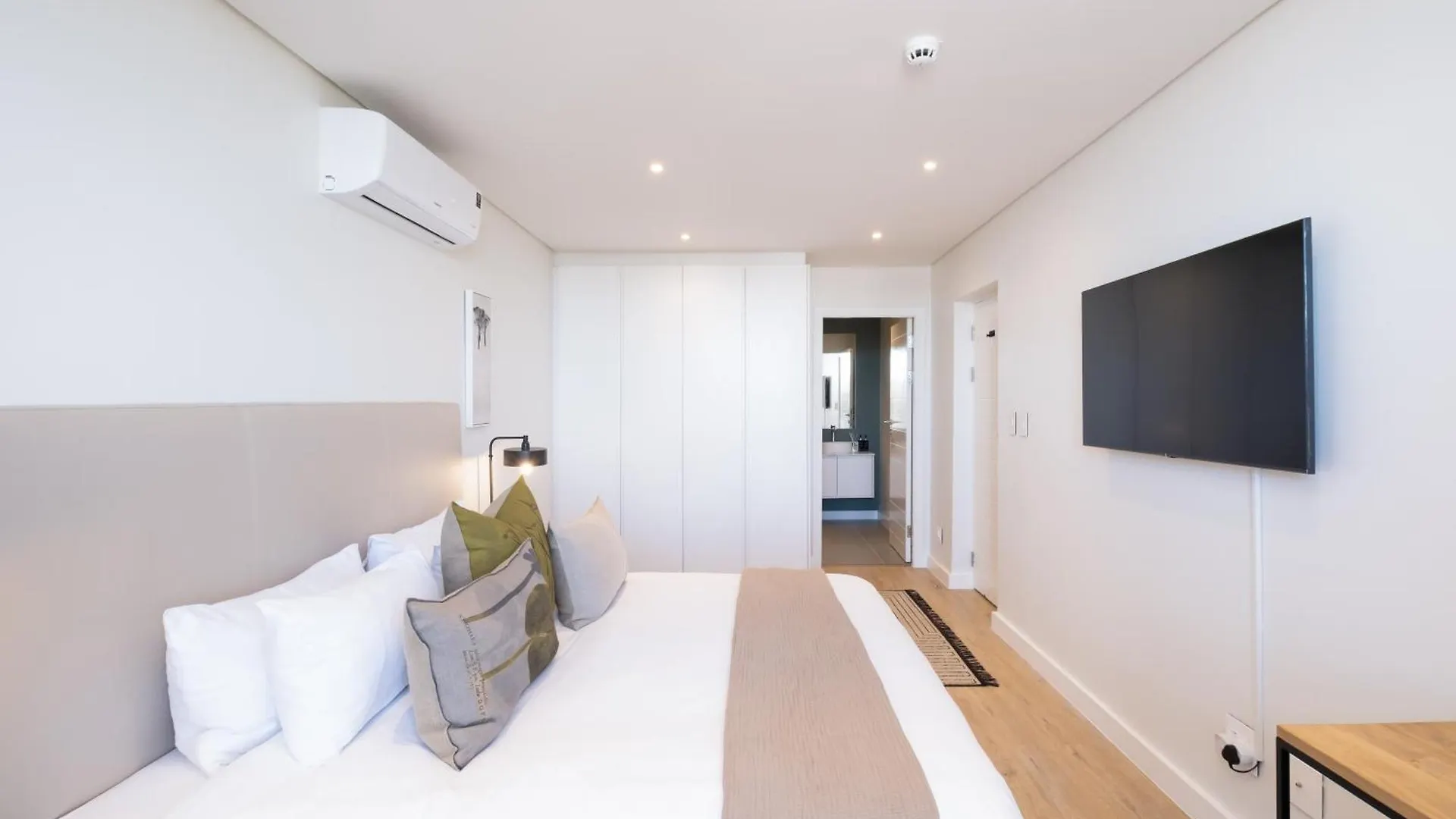 Newlands Peak Luxury Suite Cape Town Apartment